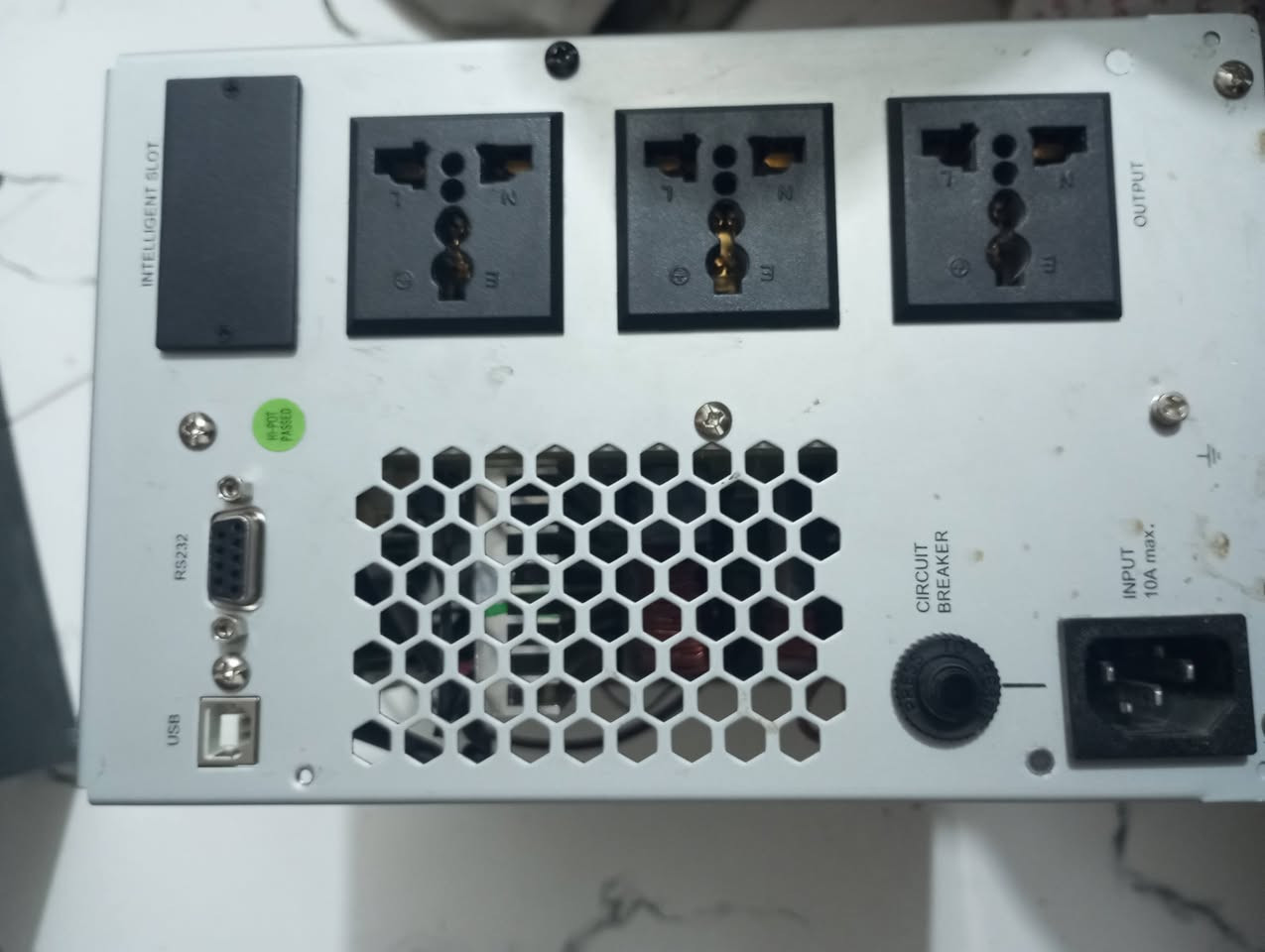 السلام عليكم 
يوبي اس اولاين للبيع من شركة فالكون حجمه 1KV
دبل بطاريه يطول ساعه  ماصارلي هواي من خذته 
تفضل خاص وبيك خير وتدالل ***********واتساب
