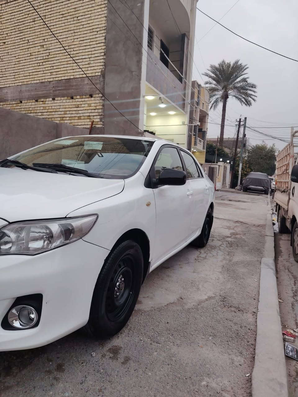 للبيع كورلا موديل 2013 رقم أربيل خليجي
مكينه وكير وصدر خير من الله 
السياره بيها صبغ عام وبيها تصليح بل لغوده الامامي 
مكفوله من الكص رقم وسنويه كله جديد 
تخم تاير جديد منضومه زنون شادلها 
مكان السياره بغداد الصليخ السعر 99 وبيها مجال قليل 
رقمي ***********
