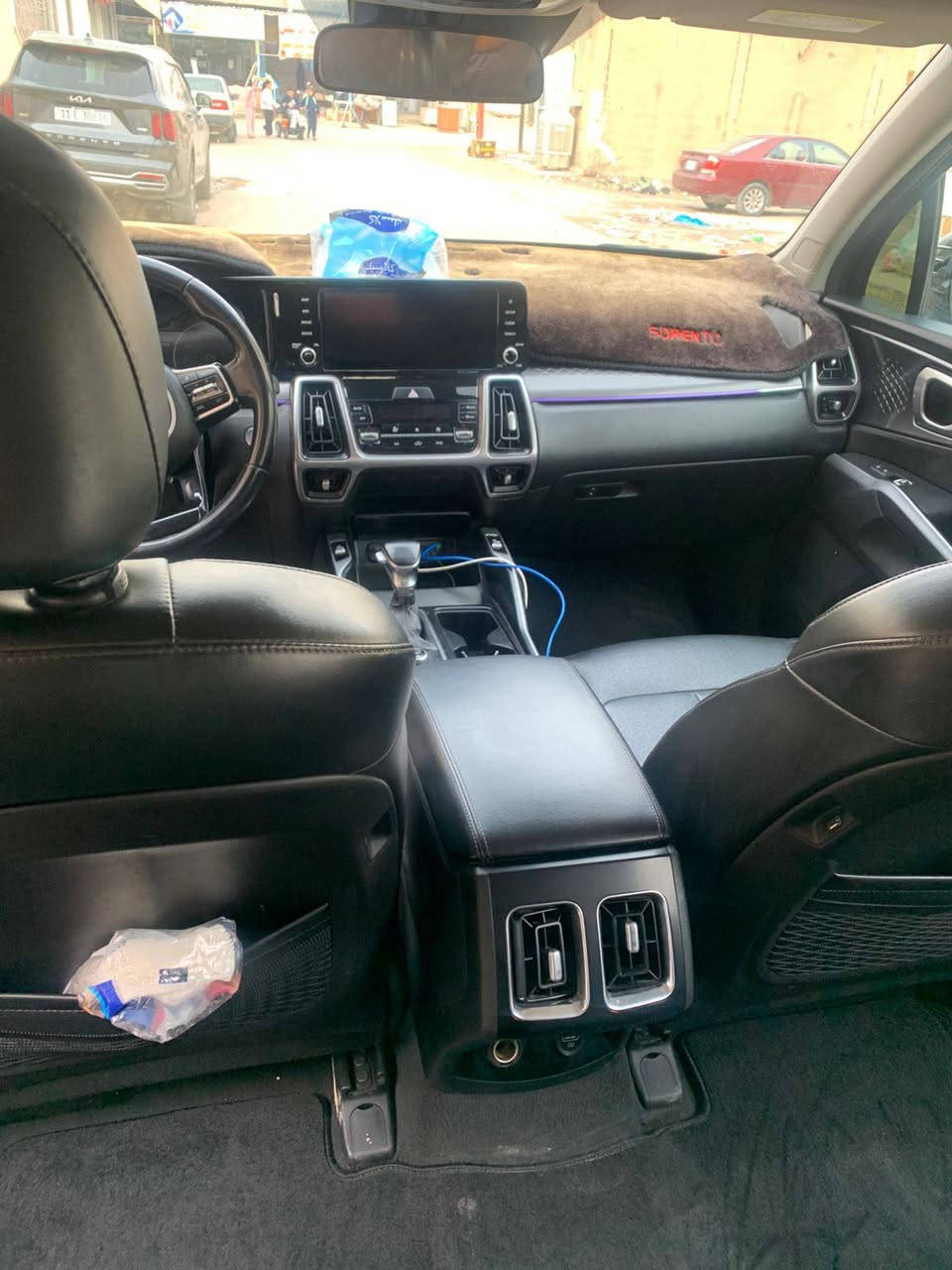 السلام عليكم للبيع سورنتو2022 فول مواصفات محرك 4سلندر وارد امريكي ضربته جاملغ وبنيد وربع باب السايق وباب الخلفي بارد السياره بسمي رقم بغداد انكليزي السعر210$العنوان الفلوجه للتواصل***********
