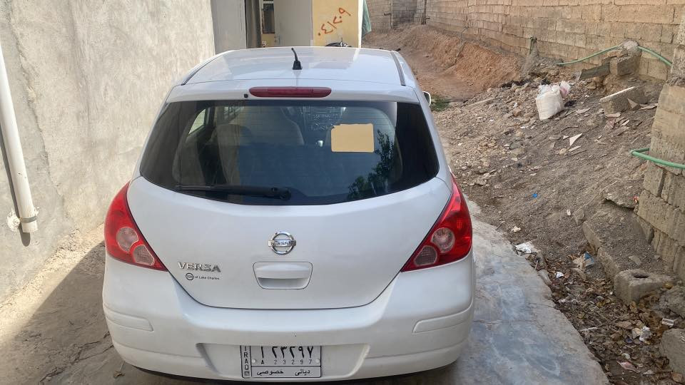 السلام عليكم نيسان فيرسا للبيع 2009 كير محرك بشرط حدادية تبريد تدفئة تخم تاير جديد مصبوغة احزام بدون ضربة قوية السعر 58 وبيهة مجال قليل مكان السيارة ديالى ***********
