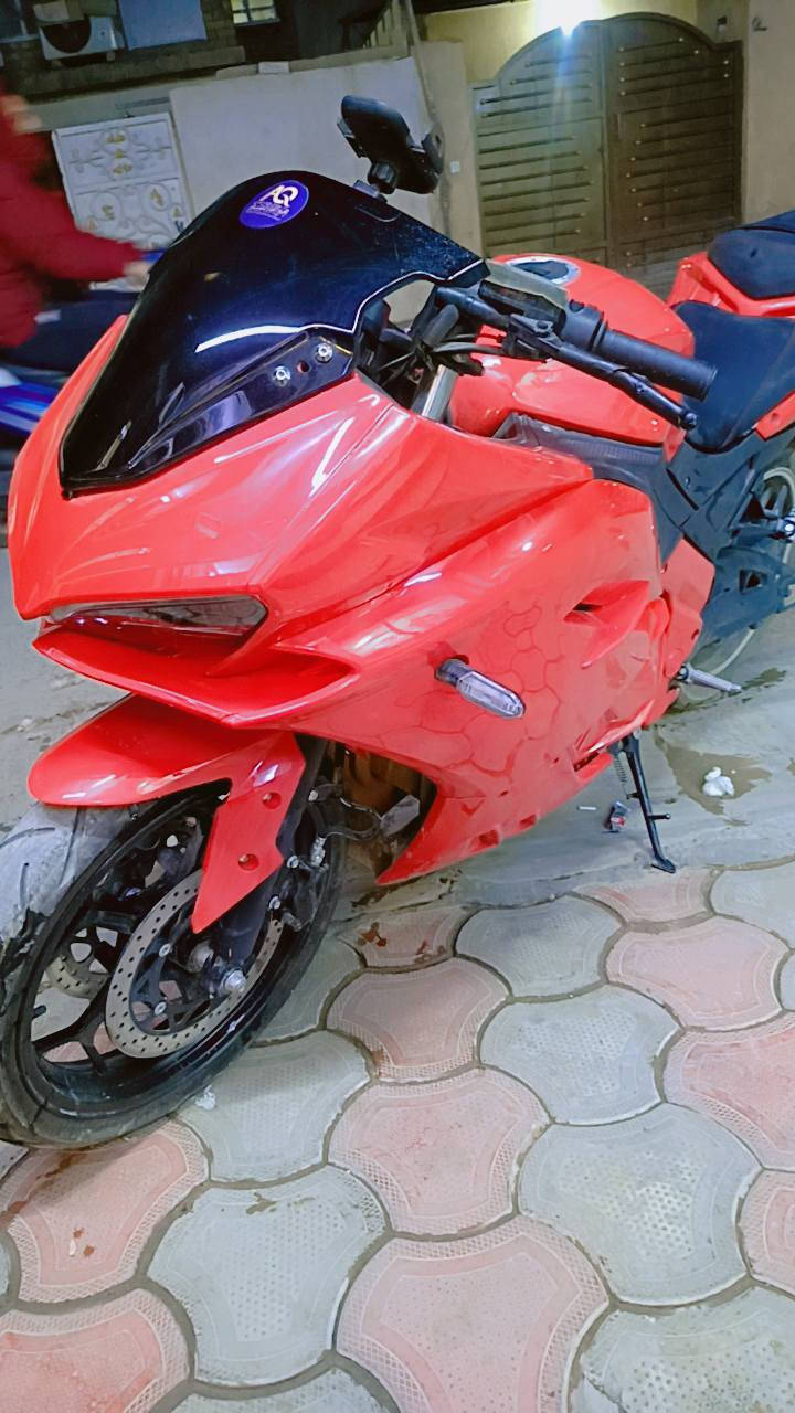 السلام عليكم متاح بطحه شحن ايطالي محركهه 6000
6بطاريات 
مكاني بغداد الخطيب الزراعي
مع شاحنه
+دبل بصمه 
***********
سعر 3٫500مليون ونصف 
وبيهه مجال
