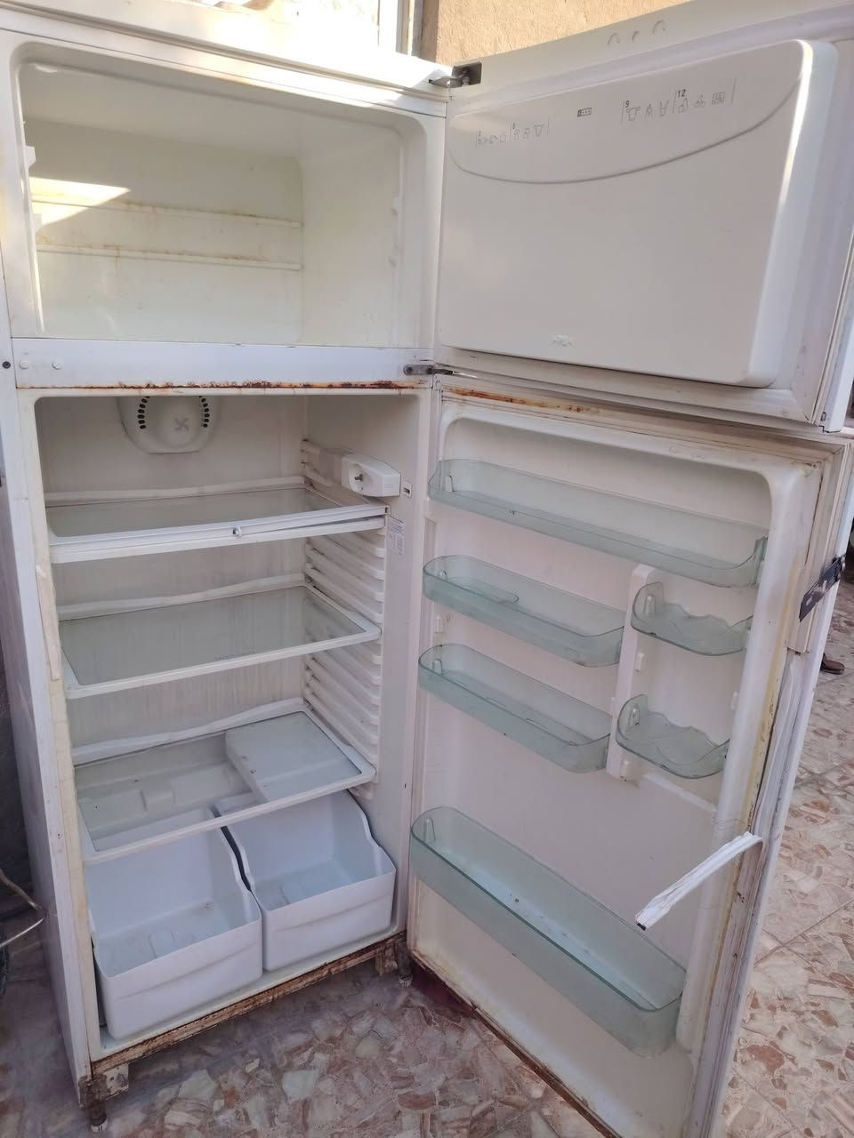 سلام عليكم
ثلاجة للبيع الفريز يجمد و الجوة ما بي بروده أبيع عاطلة سعرها 50


**إذا كنت صاحب هذا الإعلان وتريد حذفه لأي سبب، رجاءا أرسل رسالة إلى الدعم الفني**