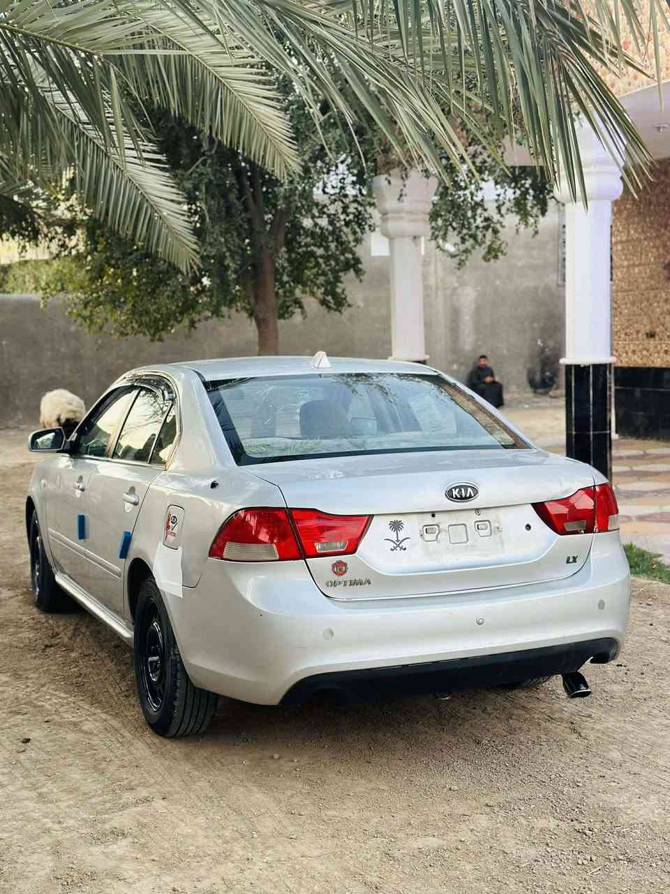 للبيع اوبتيما موديل 2010 خليجي محرك 2000 دوش 

رقم اربيل وكاله بسمي تريد تحويل تريد وكاله 

بيها مكانك صبغ بسيطه فقط بدون حادث اثر جراد. 

سياره جديده وجاهزه مال جناي ما بيها اي نقص. سياره 

 محرك كير جديدات تبريد تخم تاير كهربائيات كله كفاله.

السعر خاص. اتصل وبيك خير وتدلل.// العنوان بابل القاسم. 

***********.   ////.    ***********
