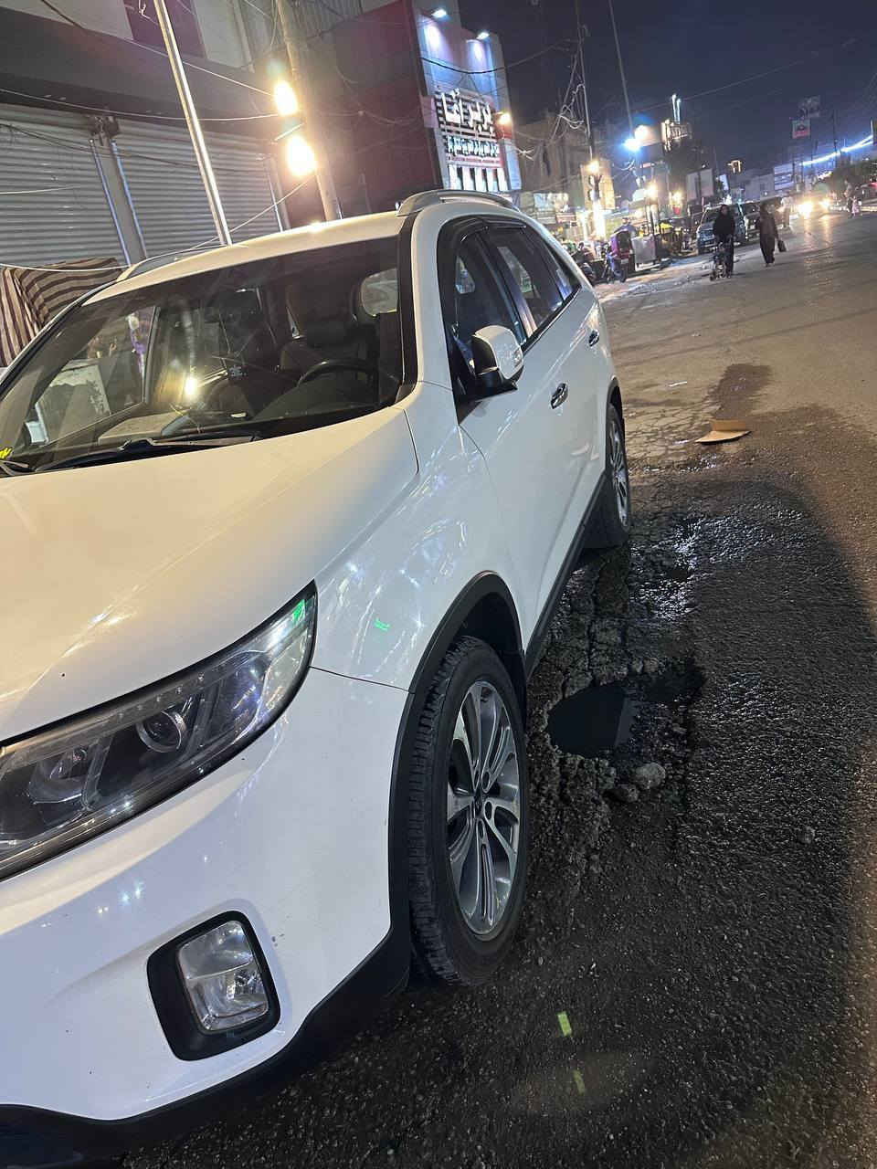 بسعر مناسب وبيها مجال ان شاء الله
او اراوس حسب القناعة
2015 كلين
وارد كوري
10 اير باك
حاجب زنون
7 راكب 
تبريد ثلاث قطع
تحكمات ستيرن
حساسات خلفي
ماشية 132
رقم بغداد انگليزي
هزة وسنوية 2030
محرك 2400 GDI 
مبدل كازكيت
تخم ويل كب 
كير وحدادة وتايرات ممتازة
اضاءة ترحيب 
بردات خلفي بلادي
نظام ايكو اقتصادي
بيها بارد بسيط بالچاملغ الايسر الخلفي.. عدا هذا 
السيارة مكفولة من الحادث 
155 وبيها مجال ان شاء الله
*********** مكاني بغداد
