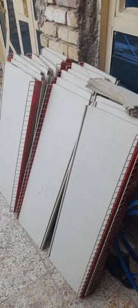 رفوف • ٢٠ قطعة • ماكو مسطرة