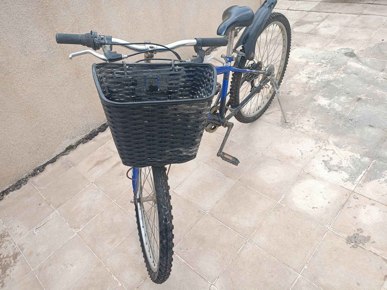 السلام عليكم
بايسكل ياباني للبيع 
الحجم 26 و گير خلفي 5 نمرات نظيف💯 
السعر 75الف و به مجال 
للتواصل على الخاص


**إذا كنت صاحب هذا الإعلان وتريد حذفه لأي سبب، رجاءا أرسل رسالة إلى الدعم الفني**