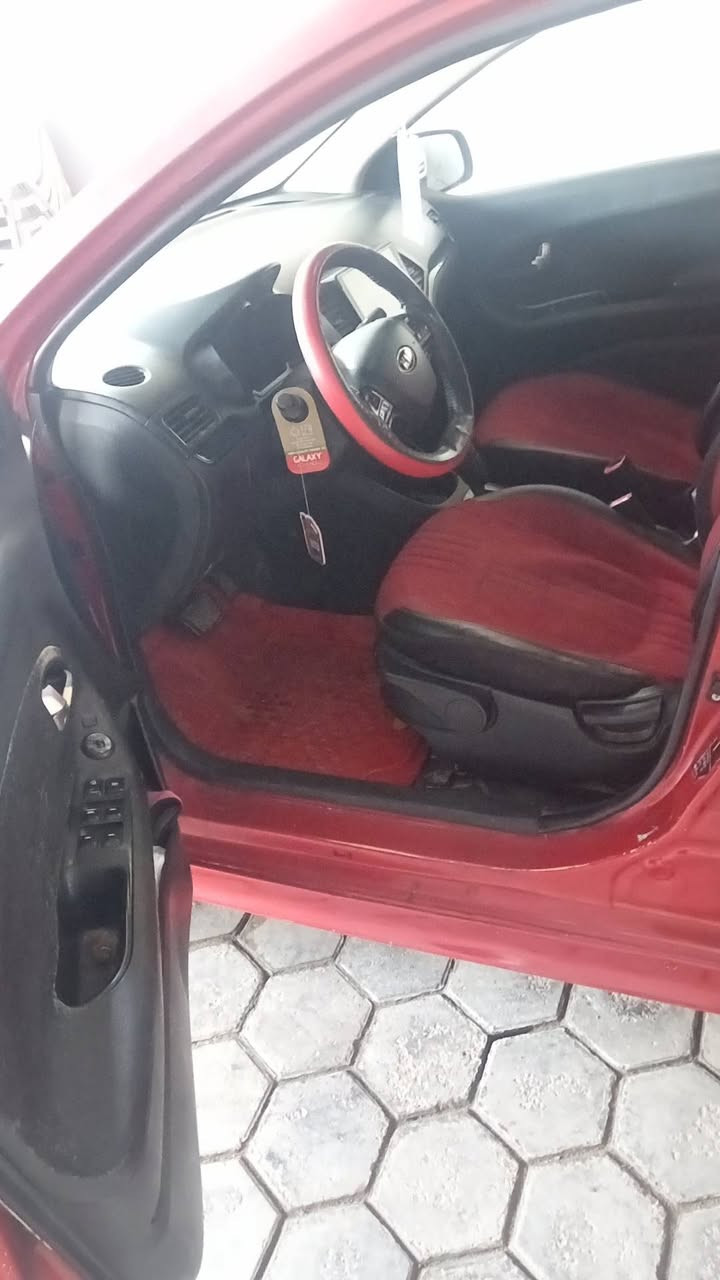 السلام عليكم سيارة كيا بيكانتو مديل 2013 سياره حلوه جاهزه بيها صبغ احزام تريد وكاله أم تحويل سعر 80$وبيها مجال ***********
