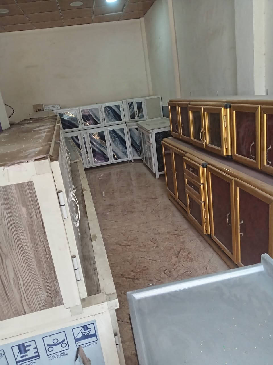 سلام عليكم غراض منزليه بنسب السعار المكان مقابل المسبح مجمع الامير ***********
متواجد وتساب
