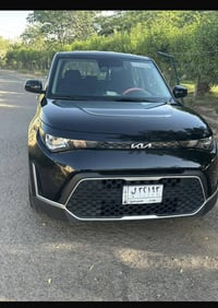 للبيع  Kia soul 2023 وارد  ماشيه 85 Km   الضرر موضح بالصور :  تبديل با...