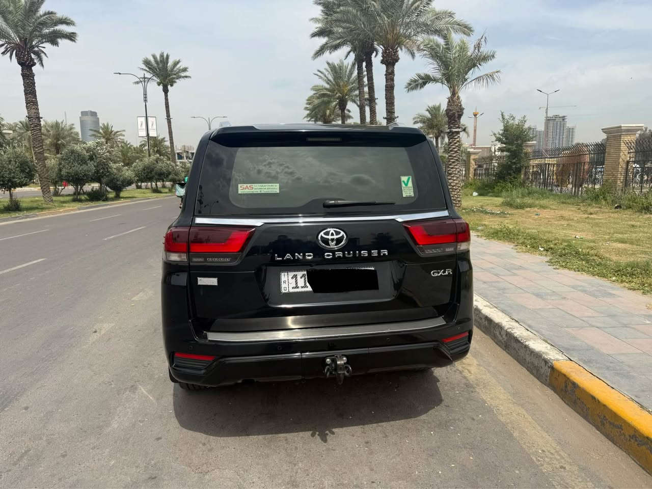 للبيع لاندكروز 2022gxr تطبيق ساز مكينه 4000 ماشية 58000كم سيارة  مكفولة من الصبغ بيه فقط سحب رصعة بيدار بجاملغ الخلفي كشنات جلد كهرباء جنطة كهرباء تبريد كشنات شاشات بلادي وباقي  المواصفات معروفه للاندكروز  السعر 62000$ دولار وبيه مجال مكاني بغداد الصالحية  *********** بغداد, العراق
