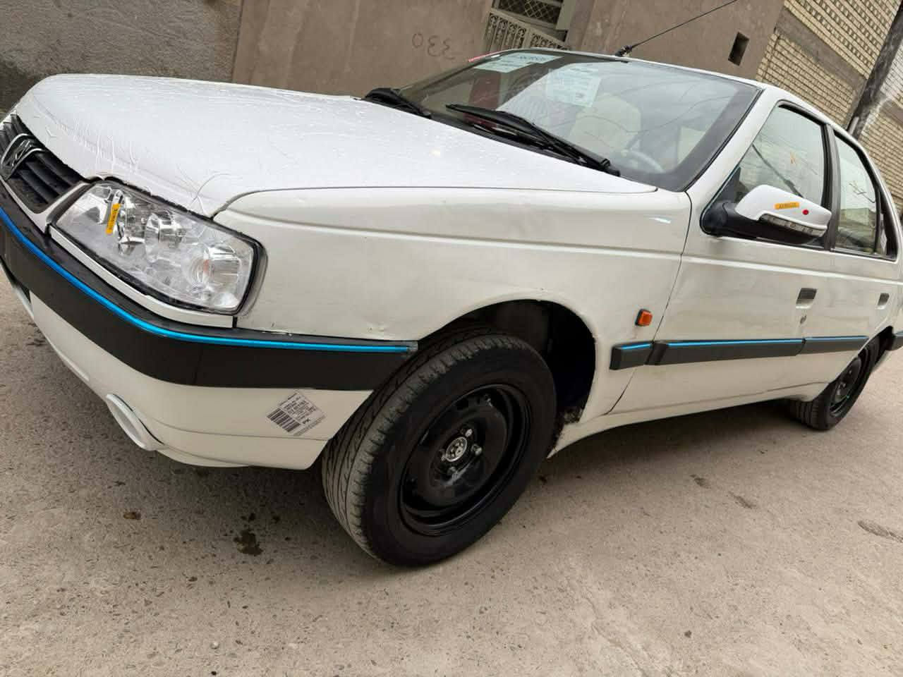 عليكم بيجو لميس مديل ١٣مسجله ١٢داخل بيجي كير او محرك مكفولات كهربايات كل شغاله داخل مدوشم جديد رقم بغداد سنويه٢٣ مكان السيارة بغداد العبيدي  السياره لا ضربه قويه ولا تبديل بس جاملق خلفي هاي صورها صدر امامي خلفي جديد مال اليوم كدامك شرط التحويل الي شراي يتصل علا الرقم ***********صاحب السياره اني مكلف بل نشر
