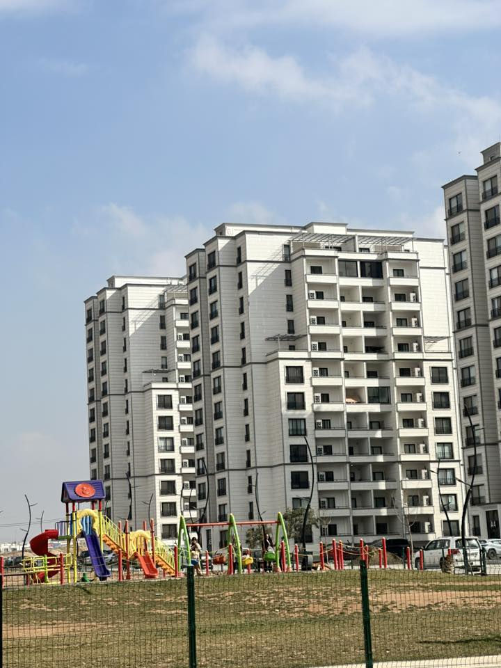 🌿 روزكاردن ، فی فلوریا سیتی

الأول مرة بدفعة (25,000$)
دفعت الاستلام   (25,000$)

باقساط مريحة ( 96 شهر) امتلك شقتك الان باعلى معايير الحياة والرفاهية وبمواصفات عالمية 
مساحة 176m
🔸تبريد تدفئة Hisense VRf 
🔸نضام الحريق 
🔸مطابخ جاهزة
🔸سقف مغربي
🔸ارضية پاركيت (خشب)
***********
***********/واتساب 
مصطفي 
مقر شركه 
طريق مجدي مول داخل مجمع فلوريا ستي شركه باب النجاح
