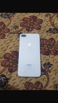 آيفون 8 بلس • ٦٤ • بطارية ٧٤٪