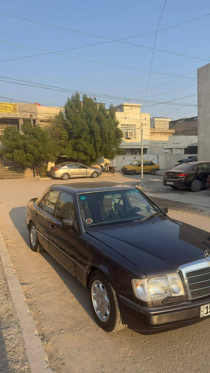 موديل ٩١ انبار . رقم مميز 
بدون ضربة قوية فقط بالجامرلوغ الخلفي وتعدلت بارد مصبوغة حزام جمالية 
السيارة بدون نقص قواعد دبل سليمة 
مكينة وكير ٣٠٠ اصل 
السعر المطلوب ٨٢ وبيها مجال مكانها بغداد الشرطة الرابعة 
للتواصل واتس اب او اتصال مباشر على هذا الرقم *********** او ***********
