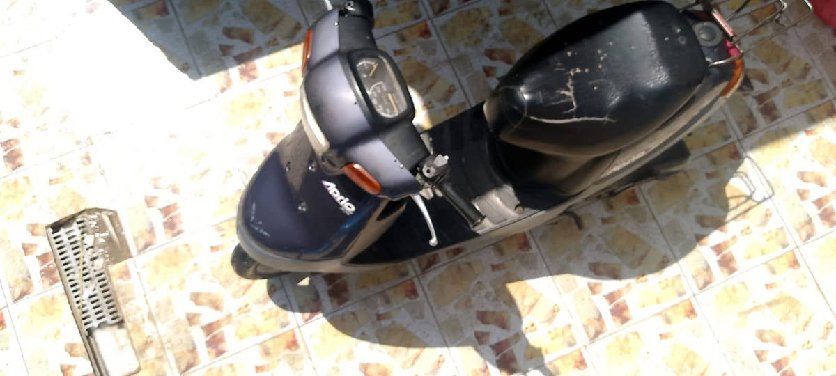 سلام عليكم دراجه بتره للبيع مكينه مفتوحه مره وحده سلف شغال كهربائيات شغاله ماناقصه شي بس باتري مكينه حلوه وناعمه السعر 300 مكاني ناصريه سومر وهذا رقمي ***********
