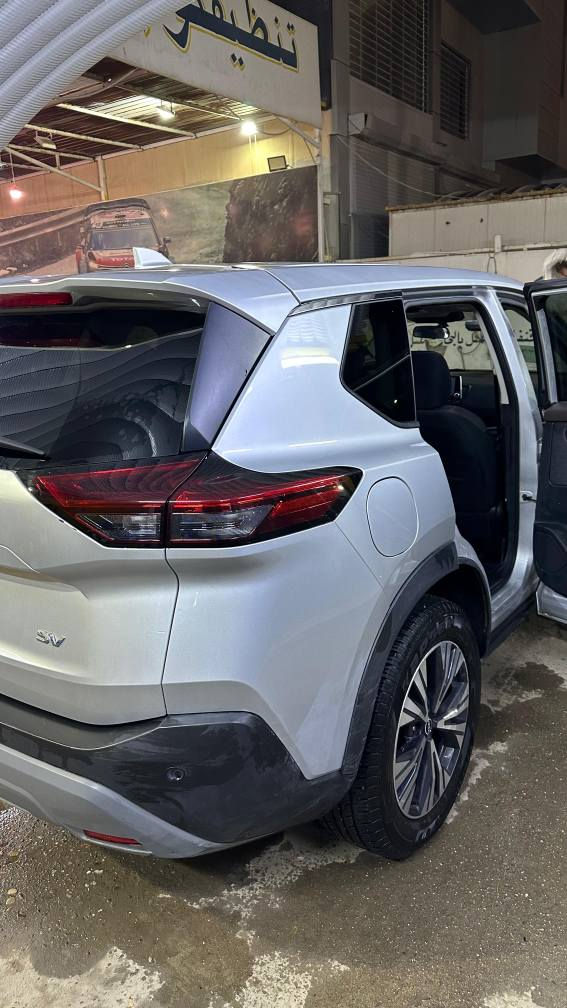 نيسان روج ٢٠٢٣ مواصفات sv 
حساسات خلفيه 
كاميرا خلفيه 
كشن السائق كهربا 
رادار امامي خلفي جانبي  
ضرر باب فقط ضرر جانبي بجم كبس  
موضح بالصور 
السياره بدون شاصي بدون ارباك  بدون دواخل 
مكاني كركوك 
محرك ٣ سلندر

السعر ١٦٥ وبي مجال

كاتي تترقم محافضات شماليه 
***********

كركوك الخضراء شارع المعارض 
معرض الاخوين المركزي كركوك, العراق
