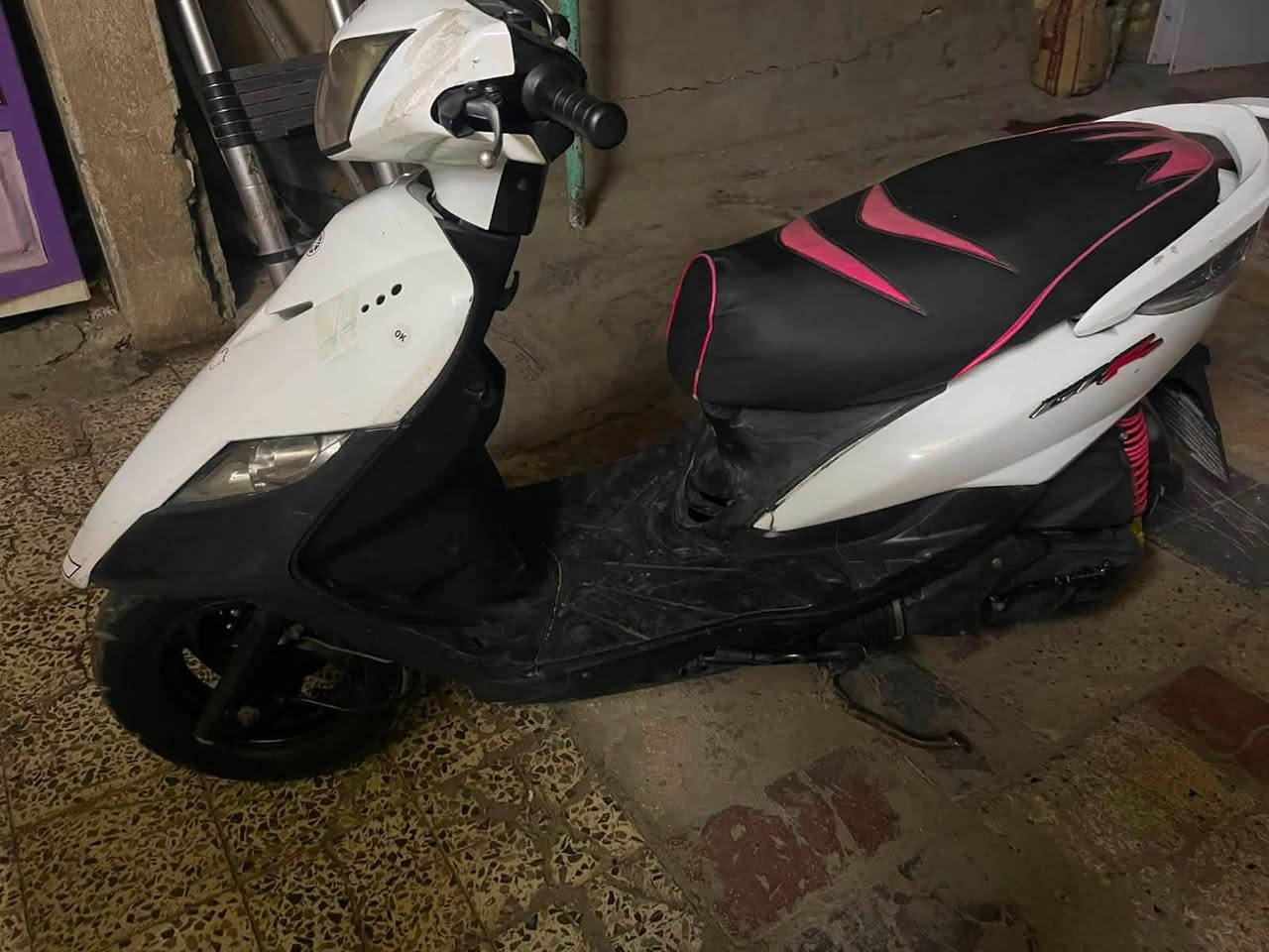 ثعلب كلش نضيفة كفالة
ب500 وبيها مجال قليل 
مكان بغداد
***********
