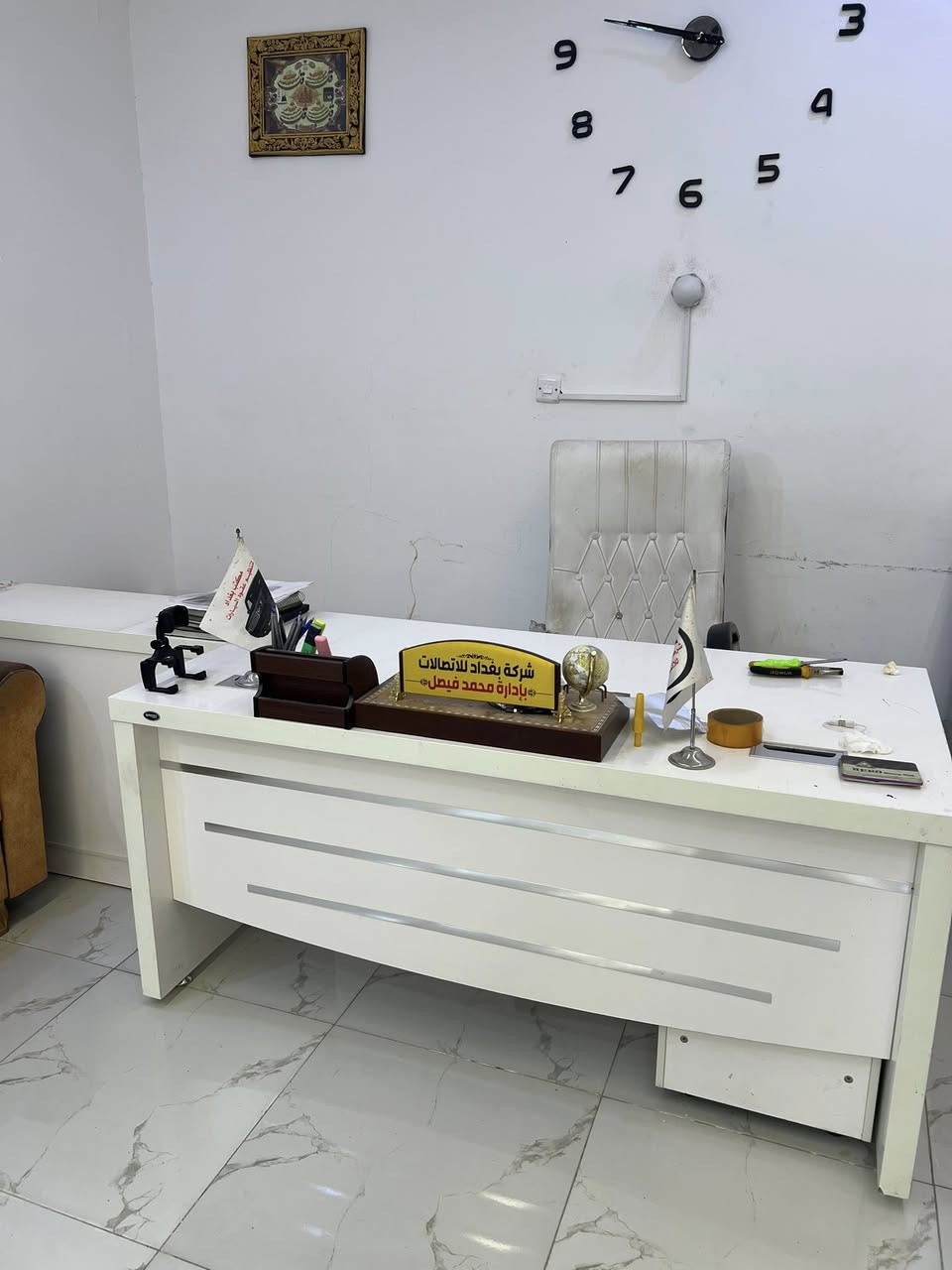 محل لبيع معه كامل حاجات عنوان سوك جمهورية محل متوفر بي كلشي ***********
