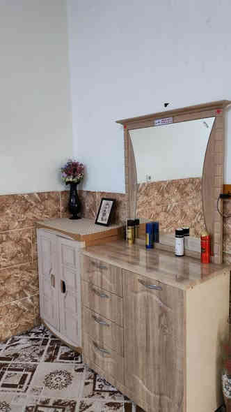 غرفه نوم كامل للبيع مصنوع من خشب تركي اصلي
شرط بدون اي شخط سعر 900 رقم تلفون ***********
