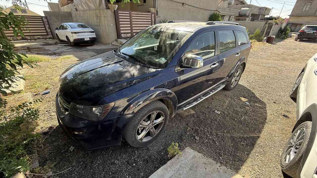 دوج جورني كروس رود حادث بسيط جاملغ الخلفي عكس السايق بجم كبس شركة ستة سلندر تدفئة مقاعد تدفئة بالستيرن السيارة موديل ٢٠١٧  دوسات جانبية وكالة خاص بجورني السيارة نضيفة جداً ما بيها اي نواقص شرط الفحص واي تقصير ينزل من السعر 
مكاني كركوك - تسعين 
موبايل / ***********
السعر المطلوب ١٣٩ وبيها مجال قليل للشراي رقم سليمانية باسمي تحويل مباشر
