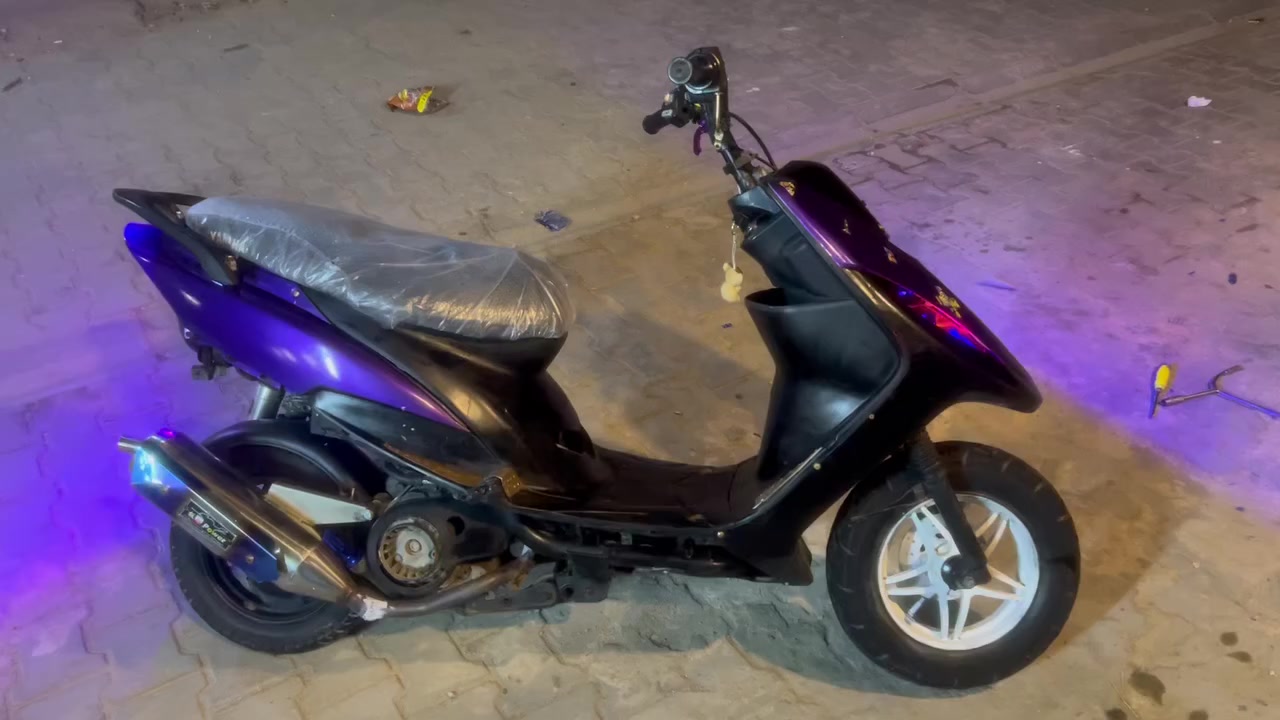 السلام عليكم دراجه ماكس عدله مال لعب كهربائيات كامله مكفوله مَن السرقه دراجه ماتنقص وسلف رياضي تخم تاير صالنصه سوبر بيع 350 وبيها مجال حك الجيه مكاني بغداد اللطيفيه قرب المحموديه متواجد واتساب ***********
