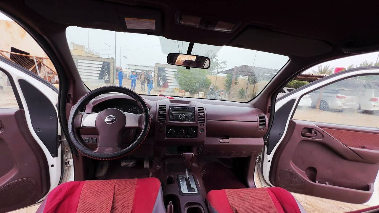 السلام عليكم للبيع نيسان نيفارا مديل ٢٠١٢ اوتماتيك رقم بصره تحويل مكفوله من الضربه والفتح والتبديل محرك مجفت مضبوط حداده جديده تخم تاير جديد تبريد شغال بيها بارد مأشر بالصوره السعر المطلوب ١٠٥ ورقه بيها مجال العنوان البصره قضاء الهوير للاتصال  ***********    +9647707398515
