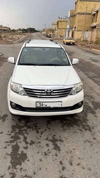 فورتشنر ٢٠١٣ • ٢٧٠٠ ٤ سلندر • شاشة اندرويد