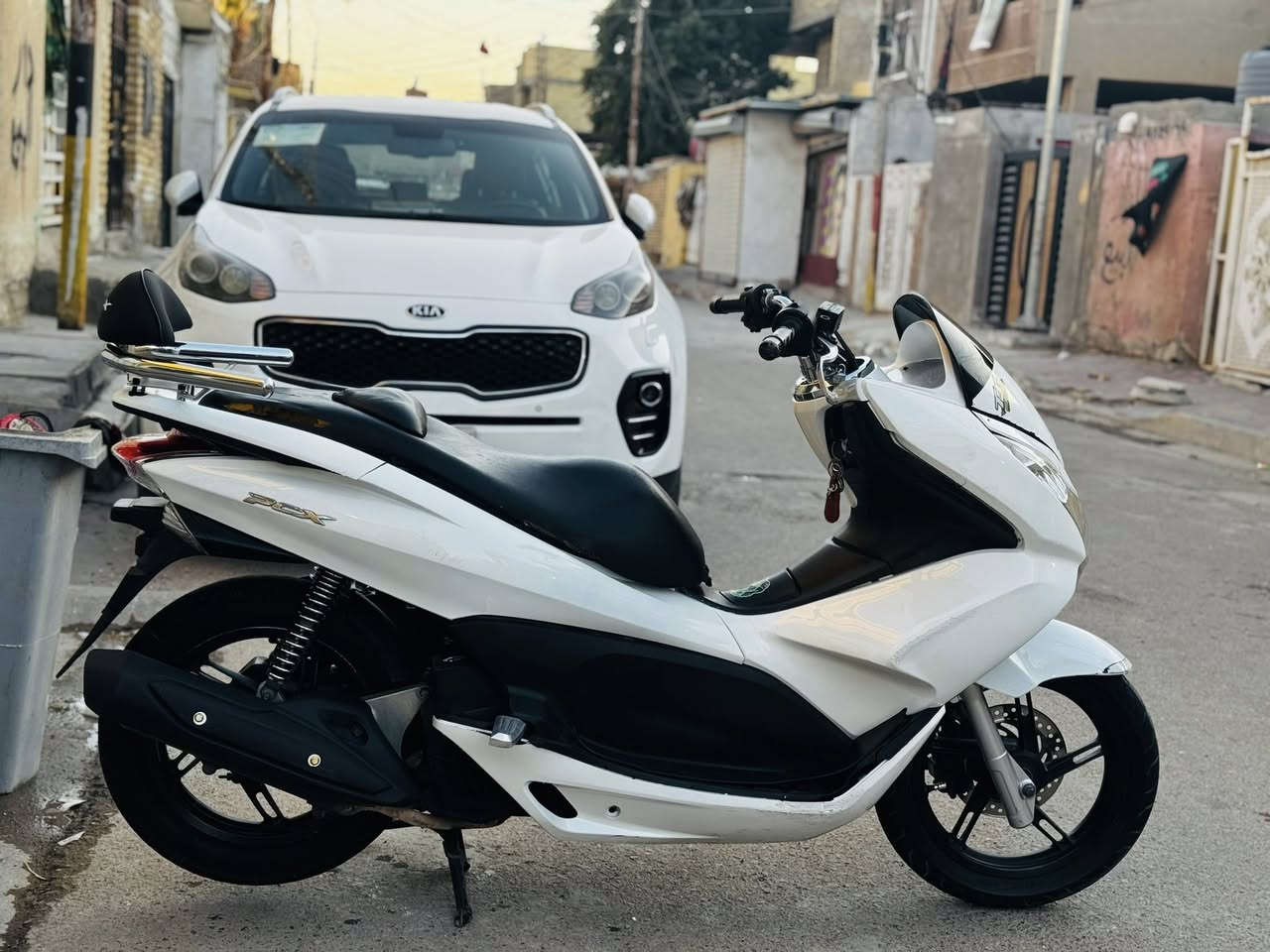 السلام عليكم .
للبيع دراجه بيسي اكس HONDA PCX 
الجيل الأول  gf ياباني 
الدراجه 125 مواصفات 150
حساس ازدحام +حساس استان كله شغال كهربائيات كلها شغالة دراجة كاملة مكملة مابيها كل نقص بيها مسجل سستم بالصندوك
(السعرمليون و450) 
مكاني بغداد حسينية الراشدية رقم ***********
