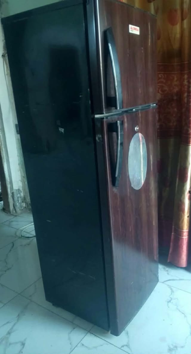 اغراض بيت نضيفه كولش الكاونتر تسكام استخدام قليل سعره 290 والطباخ 100 والثلاجه 16 قدم 160 بيهم مجال قليل للشراي موجود توصيل بغداد


**إذا كنت صاحب هذا الإعلان وتريد حذفه لأي سبب، رجاءا أرسل رسالة إلى الدعم الفني**