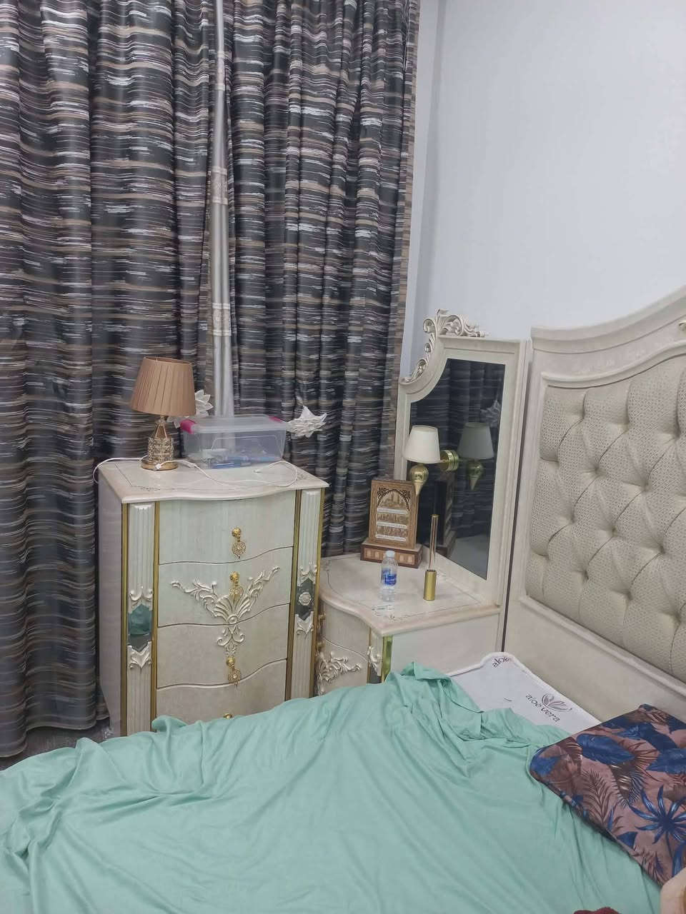 السلام عليكم غرفة مستخدمة نضيفة تركية شركة صوفيا خشب ثقيل صبغ حراري ضد الشخط بدون اي ضرر ماخذيها ب3 وربع
موجود بيها الوصل
رايديها ب1ونص
 تفاصيل اكثر خاص 
العنوان ديالى بعقوبة خلف السينما


**إذا كنت صاحب هذا الإعلان وتريد حذفه لأي سبب، رجاءا أرسل رسالة إلى الدعم الفني**