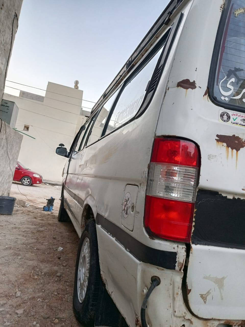 السلام عليكم..اخوان فتون 2010للبيع محرك وگير وواكسل كلة جديد سنوية ساقطة السيارة بيهة قاصرين.رقم احمر ديالى ابيع كوم حديد..سعر من الاخير بدون معاملة15ورقة.والشراي يتصل***********
