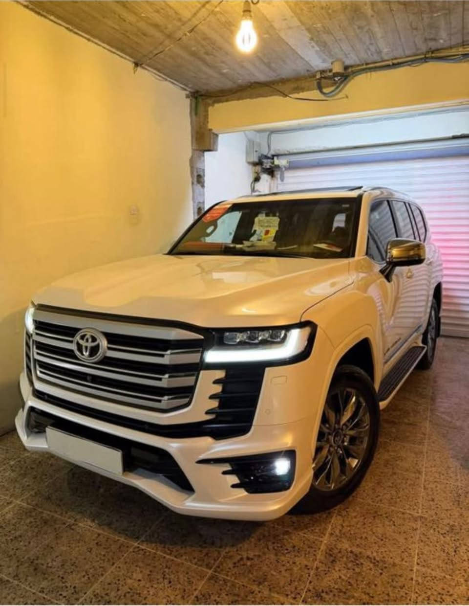 لاندكروز VXRموديل 2024ساز ضمان لمتت
مغلفه ddfماشيه 14000كم رقم اربيل
سعر 88000$
تصال ***********
