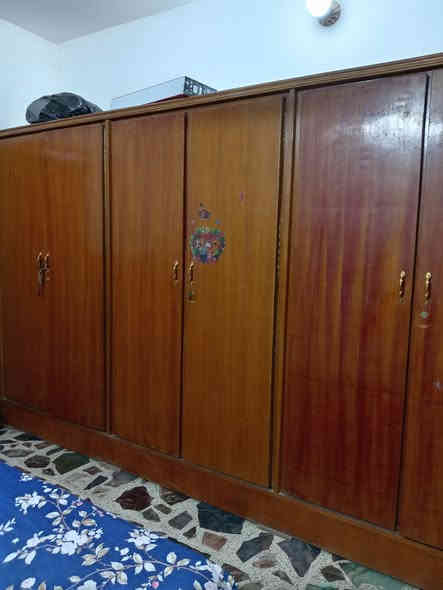 غرفه للبيع يراد بعض التصليحات حطاطه قديمه السعر ٤٠٠ الف الاتصال *********** حي المختار،
