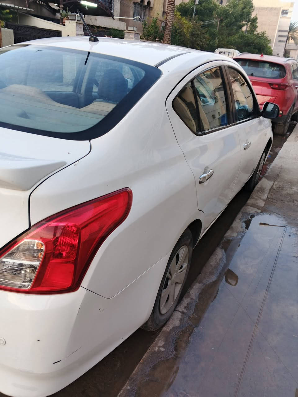 سلام عليكم نيسان صني موديل 2020باسمي ماشية 77الف بدون تبديل بدون صبغ بس بارد الغدير ساحة ميسلون السعر 113
***********
