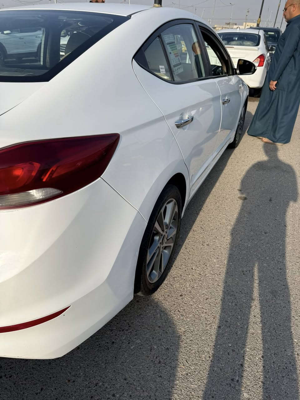 سلام عليكم سيار لنتره سوبر2000 سيار كفاله من كلشي بس بيه طخه به خشم لمدكر لكدام ليمنه بيه سعر 150 للبكان بصره زبير 
***********
