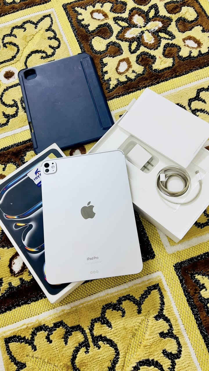 ايباد برو 11 انج معالج M4
ذاكره : 256
بطاريه :93 
 نضافه الجهاز 100‎%‎ 
كامل ملحقاته وياه حافضه ولزكه اصليات
تجي تفحص وين ميعجبك 
بعده بلضمان باقيله 3 اشهر
السعر : مليون وبي مجال 

العنوان: بغداد/ الدوره / ابودشير
***********
اتصال واتس
