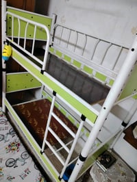 سرير طابقين نظيف جدا