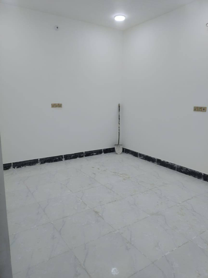 #يالله (اللهم صل على محمد وآل محمد)
#بيت زراعي 110 متر للبيع 🫶

#السعر بلاش وجو السوك ب 55 وبيه مجال يلا عمي وين الشرايه 😊

#البناءطابوك صب كونكريت رباط أرضي كونكريت بناء

درجه أولى بناء (2026) البيت جاهز من كل شي وفارغ حالياََ تستلم مفتاح🔑 فقط تجيب غراضك وتسكن حتى ماتغسله تلكاه مغسول 😊

يحتوي على غرفه وصاله ومطبخ وإستقبال وصحيات خارجيه وداخليه وطارمه سيراميك كله درجه أولى
الصاله شغلها سيراميك اللوح الهندي الدرجه الأولى

#خدمات كامله ماي ومجاري وكهرباء وانترنت ضوئي بالباب وشارعه 8 أمتار وأكثر 👍

#العنوان ناحية أور (السديناويه) قرب مجمع بشير قرب المنتزه الجديد قرب مدرسة صفي الدين 🌹

للإستفسار الإتصال على الرقم ***********
.........................................................
#مستعدين  لإستقبال جميع العروض في محافظة ذي قار وخاصةََ (مركز الناصريه) والمناطق المجاوره لها ماعليك سوى التواصل على الرقم المذكور أعلاه.. شعندك دزه وراح نبيعه بأسرع وقت ممكن إن شاء الله 

#شعارنا الوحيد في العمل هو (الصدق// والأمانة)

#متابعة البيج لطفاََ وليس أمراََ 🙏لتصلكم كل العروض الجديده 🌹
