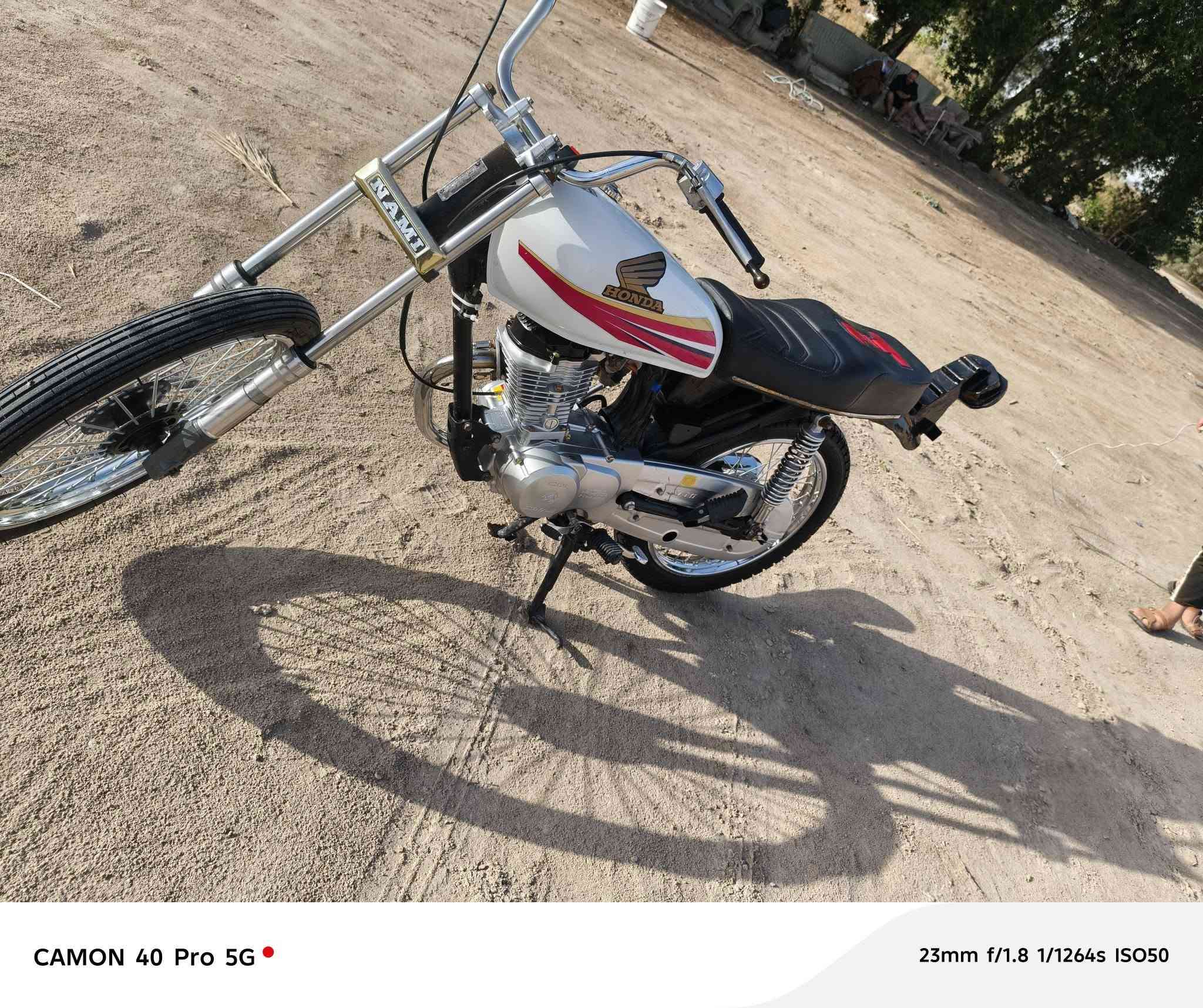 من رخصة صاحب الكروب 
الله اسلام عليكم وعليكم السلام هاي للبيع اي للبيع المكينه شنو سيجيه نامه الشاصي شنو ارشه أوراق اي أوراق مفتوحه لا مامفتوح شكد السعر السعر خاص وهاذ، رقمي موش شراي لا تخبر ‏‪***********‬‏
