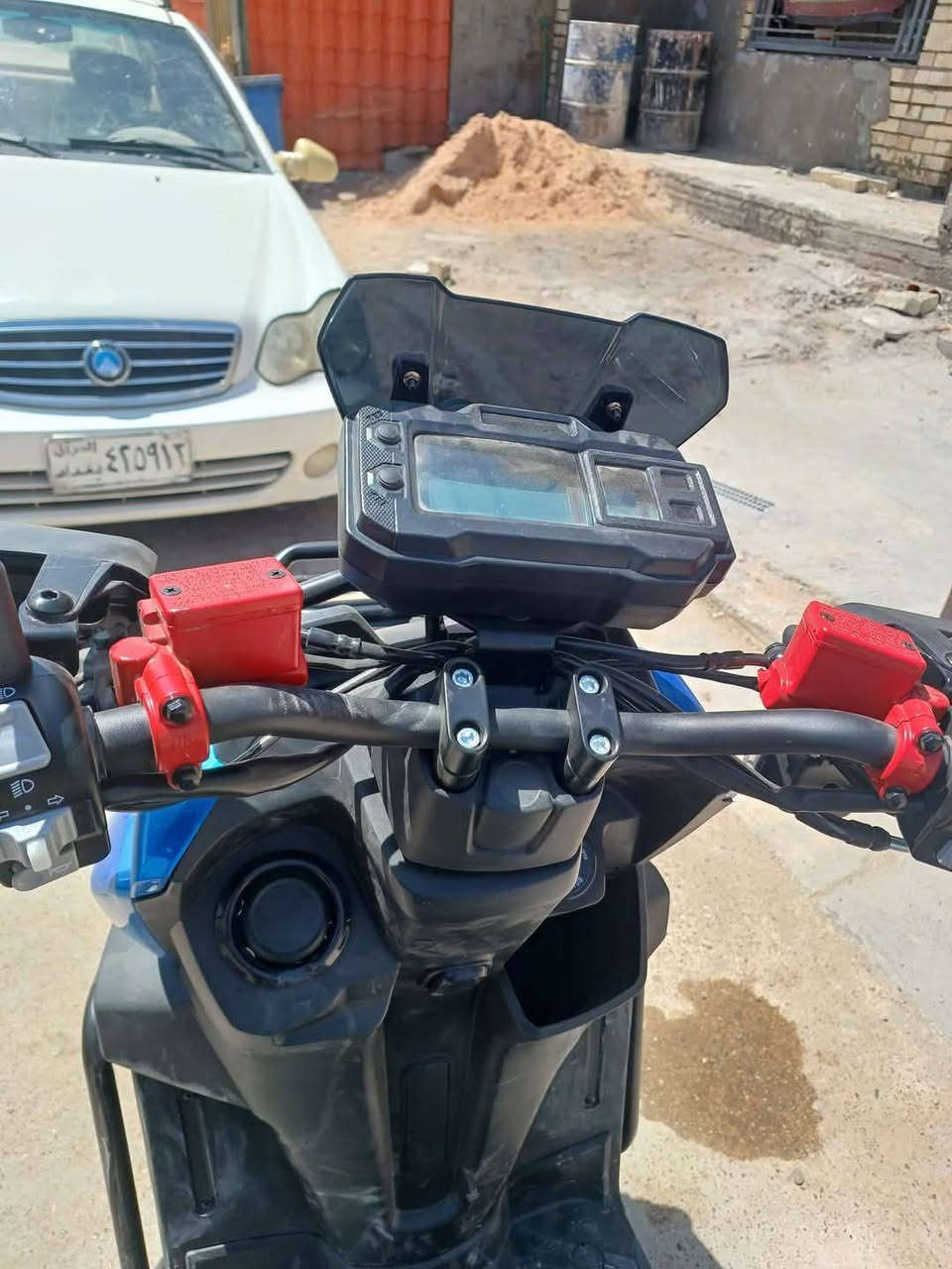 دراجة اباتشي جبلي كوري المنشا حجم المحرك 200 سي سي كابريتر سعة خزان البانزين 14 لتر بنزات امامي خلفي المكان بياع تقاطع الدرويش ***********
