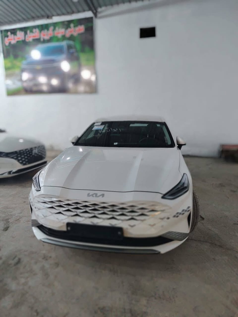 السلام عليكم 
للبيع kia K8 
موديل 23
غاز اصل 90 لتر 
السياره 6 سلندر 
قطعتين تبريد
داخل جلد اسود 
كشن لسائق تتدفه _ تبريد  _ مساج
المقود تتدفه
4 انظمه قياده 
لايت زنون بلادي مع اوتو 
رادار +تحديد مسار 
وبعد هواي بيه مواصفات 
ملاحظه ابيعك سونار  
الضرر شبر واحد بالعراق ولباقي كفاله 
السعر 196 قابل للتفاوض
للاستفسار ***********
               ***********
