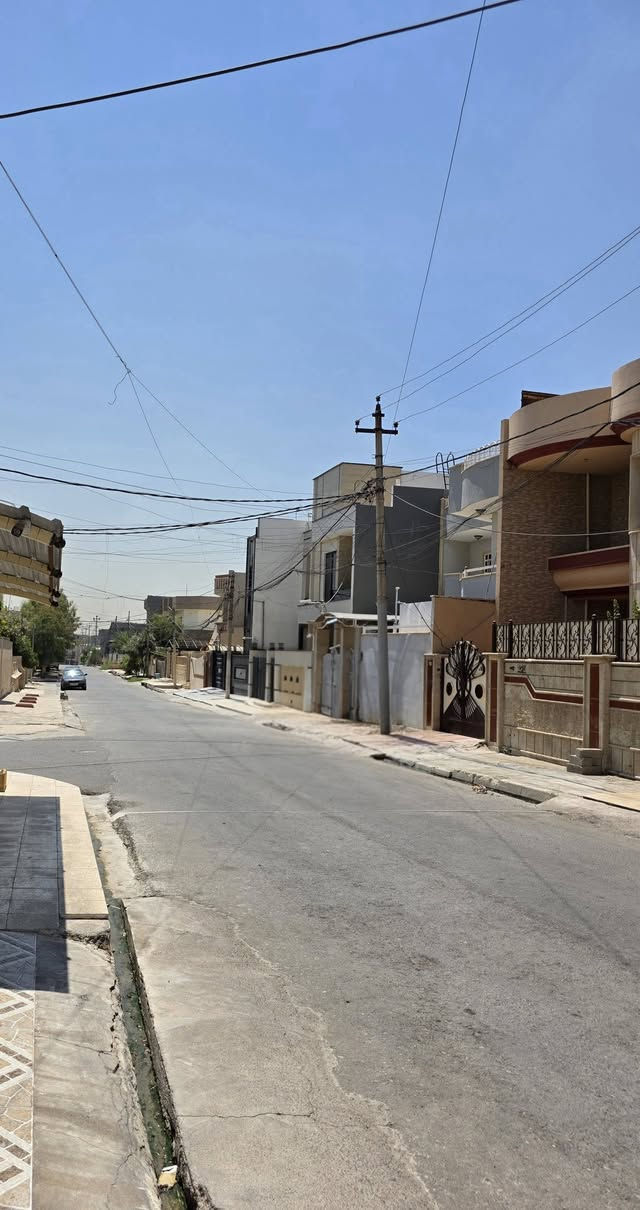 دار للبيع في حي القادسية الثانية 100 م 10  × 10 طابقين 3 غرف نوم استقبال هول مشتملات اتجاه شروق ابتدائي .
***********
***********
عقارات صفوة البيت حي المصارف قرب جامع سعدي مهدي
