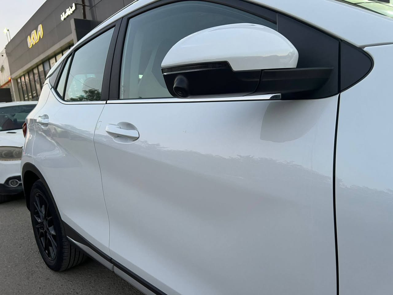 جيتور X50 1.5L Luxury
الموديل: 2026 (خليجي)
العداد: 2300

المحرك: 4 أسطوانات 1.5L تيربو 156 حصان حقن متعدد النقاط
عزم الدوران (نيوتن-م): 230
ناقل الحركة: اوتوماتيكي دبل كلاتش من 6 سرعات
استهلاك الوقود: 7.1 لتر لكل 100 كم

الضمان الأساسي: 5 سنوات او 150,000 كم 
ضمان المحرك: 10 سنوات او 1،000،000 كم (أيهما اولاً / للمالك الأول)

السعر: 145 $ صارت عليه ويه الرقم والعموله 162 قبل شهرين
المواصفات 
* إطارات قياس 18 إنچ
* فتحة سقف كهربائية
*مثبت سرعة 
* كاميرات 360 للرؤية المحيطية
*حساسات خلفية
* نظام مراقبة المسار الخلفي عند الرجوع
*نقطة العمياء 
* نظام المساعدة للتغيير المسار
 * شاشة عرض ترفهية و شاشة عدادات رقمية قياس 20.50انج
*نظام صوتي من 6 سماعات عالية الجودة
* نظام أبل كاربلاي وأندرويد أوتو لاسلكي
* نظام اوامر وتحكم صوتي 
* شاحن هاتف لاسلكي سريع
*مقصورة الركاب من الجلد الفاخر بلونين
*مقعد السائق كهربائي
*مصابيح أمامية و خلفية أوتوماتيكية LED مع مصابيح نهارية 
* المرايا الجانبية قابلة للطي كهربائياً ومدفئة
* ماسحات الزجاج الأمامي مع حساس للمطر
* دخول ذكي (بصمة) و تشغيل عن بعد
* خاصية إغلاق النوافذ وفتحة السقف عن بعد
*فلتر تنقية الهواء (N95)
 *انماط قيادة متعددة 
* وسائد هوائية امامية و جانبية عدد 6
*نظام الفرامل الأوتوماتيكي Autohold
*نظام التحكم بنزول المنحدرات
* نظام المساعدة لصعود المرتفعات
*نظام المكابح المانعة للانغلاق ABS
*نظام التحكم بالثبات ESC

شركة هارلم للوكالات التجارية الوكيل الرسمي لسيارات جيتور في العراق. الاستفسار الاتصال ع الرقم *********** واتساب فقط
العنوان بغداد
