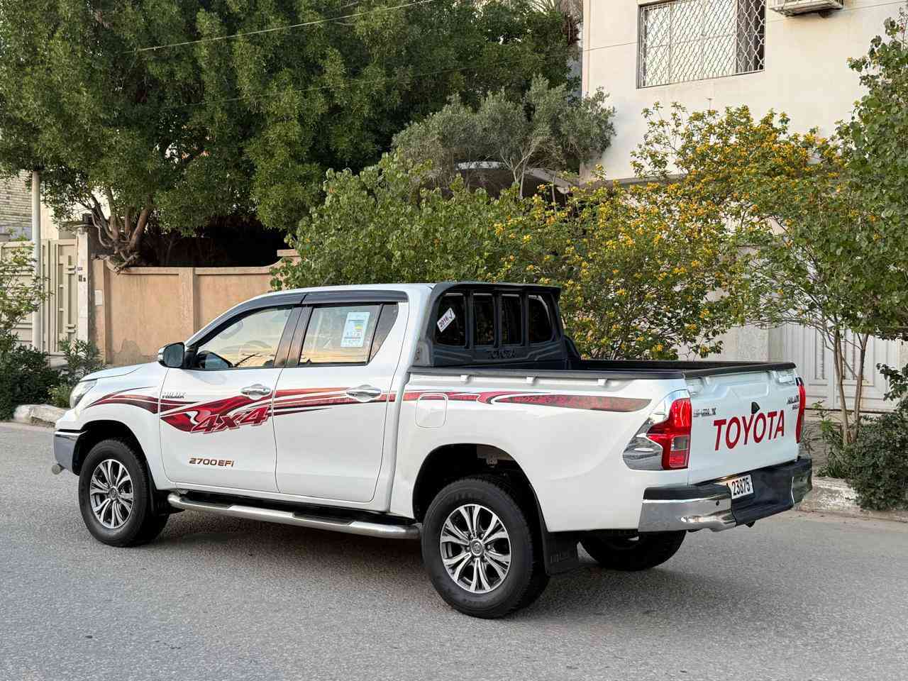 السلام عليكم ***********  تيوتا هايلوكس السعر 255
للبيع مكفوله كفاله عامه على وضع لشركه من كولشي موديل 2016 مواصفات السياره فول 1/1 سعوديه بصمه ابواب وتشغيل شاشه كبيرا وكامرا وحساسات فور ويل فول وتماتيك مكينه وكير وحداديه وتبريد وتخم تاير عل وضع لشركه رقم نكليزي مشروع وطني سنويه وهزه جديده مصفرا من كولشي لسياره في كربلاء
