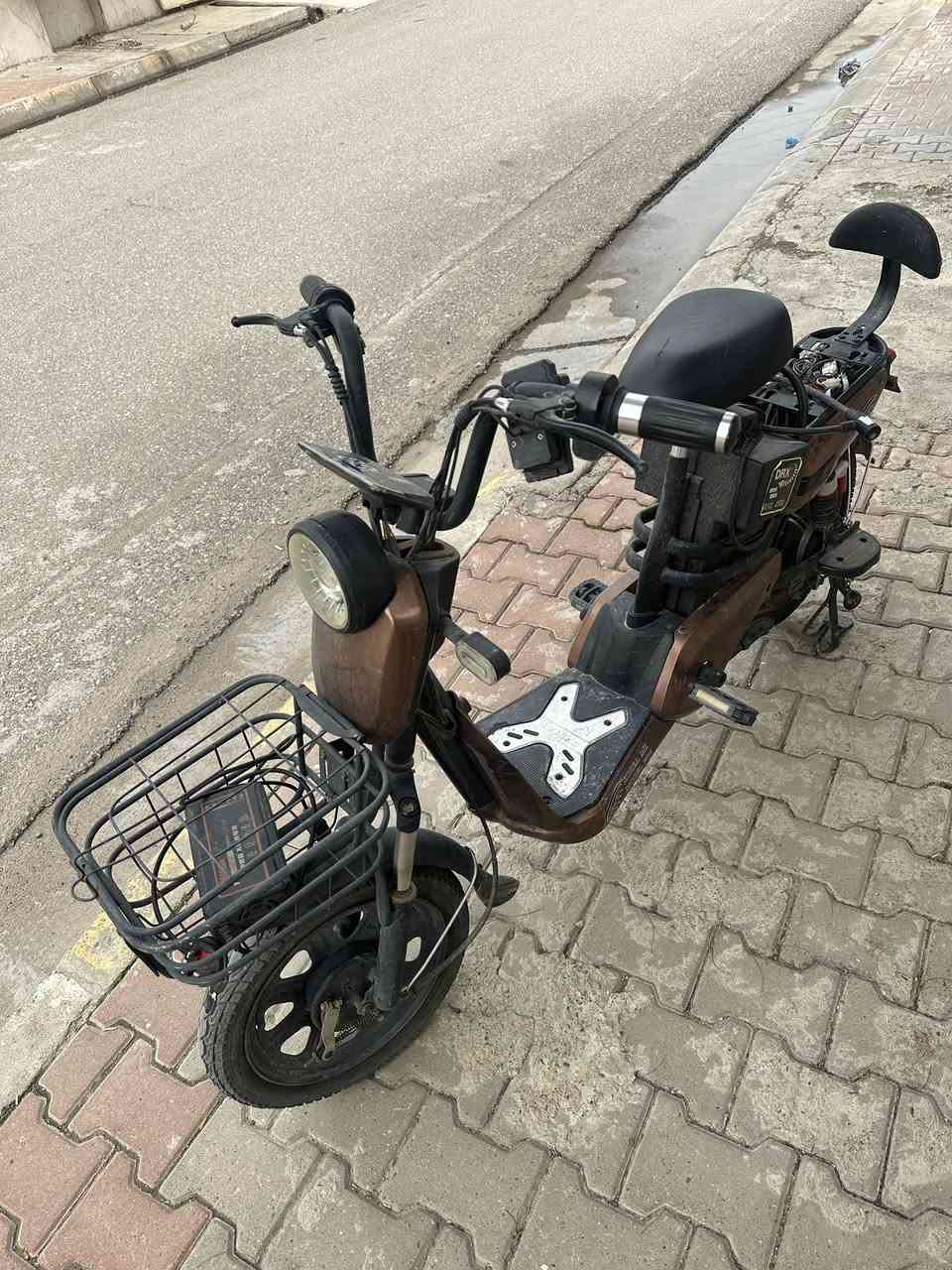 بايسكل شحن للبيع حجم 14. مع بطاريه جديد 
السعر225بي مجال الاتصال ***********
