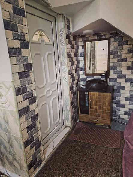 دار للبيع  150 م طابو زراعي  سند 25 اقرار محكمه 

الموقع شارع الصب مقابيل قريه الغدير عامود 327 يبعد عن الشارع 200 متر( قريب جداً عن الشارع)

يحتوي على غرفتين نوم كبار
صاله استقبال مطبخ
صحيات مكشوفه عدد 2
طابق الثاني مخزن

بناء جديد
درجه اولى طابوك جمهوري صب كونكريت اساس وسقف 

السعر 70 مليون وبي مجال

الاتصال على الرقم ***********
