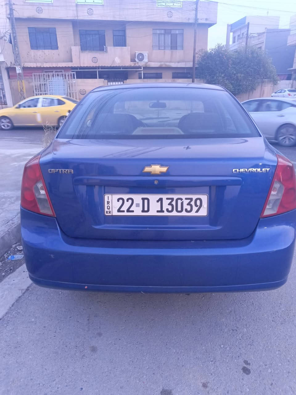 السلام عليكم
اوبترا سيارة مال بيت موديل 2007
رقم اربيل مسطرة 
سنوية وهزة جديدة باسمي 
تبريد وتدفئة شغالة 
كير توماتيك شرط
محرك شرط لا صرف ولانفخ 
جامات كهرب 
سيارة كاعدة 
الضرر صندوق بدون دواخل وشبر بالدوسة باقي شرط 
السعر 82 وبيها مجال 
للتواصل الاتصال على الرقم ***********
