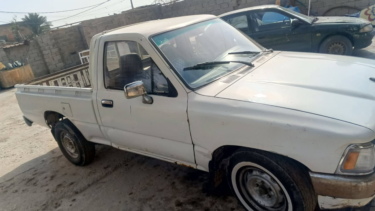 اسلام عليكم ورحمه الله للبيع بيكم تويوتا 89رقم بغداد انكليزي باسمي تحويل سنوية وهزة جديدة للاستفسار الاتصال على الارقام التاليه *********** *********** مكان واسط الصويرة السعر 40 وبيه مجال
