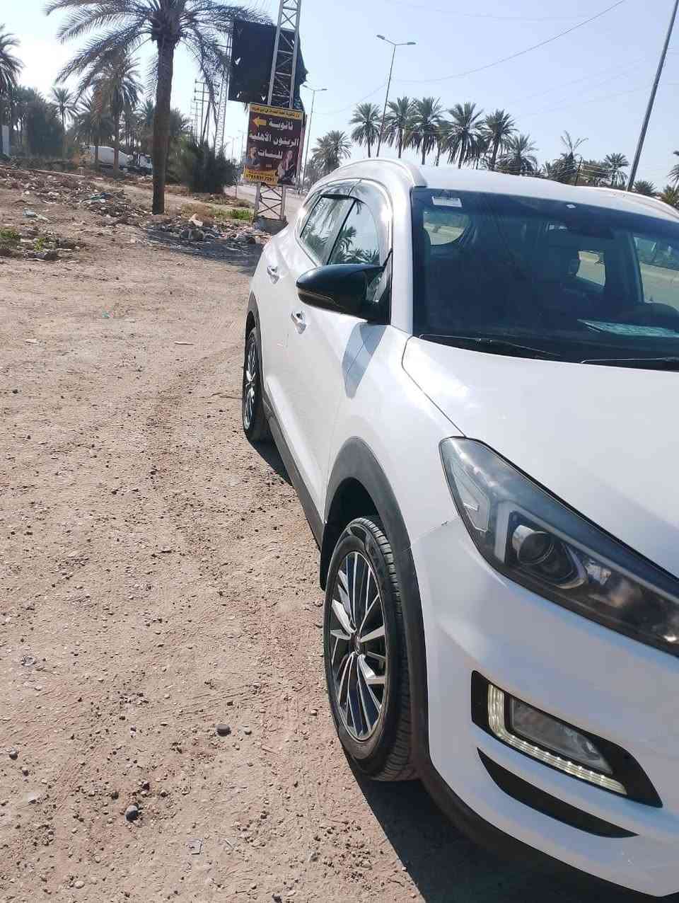 السلام عليكم للبيع توسان خليجي موديل 19فول ما عده فتحه محرك كير مكفولات ماشيه 200تبريد ثلج سياره بيهة شويه صبغ بلبنيد وشبر بصندوك وسونار بلمنشور رقم بغداد السعر 178المكان بغداد أبو غريب رقم ***********/***********
