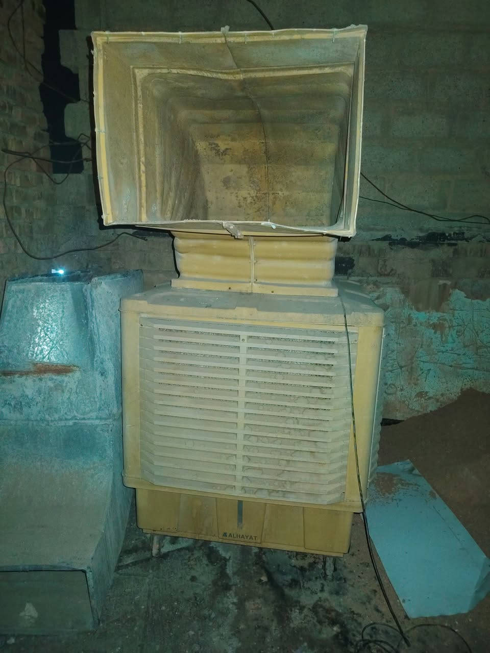 للبيع ٤٥٠ وبيه مجال ***********
